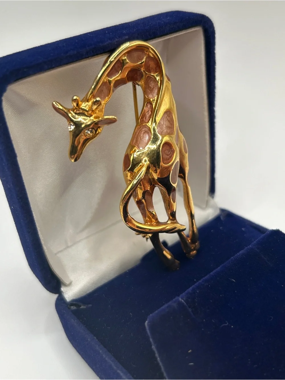 Gold Giraffe Brooch with Brown Enamel Crystal Accents - Picture 3 of 11